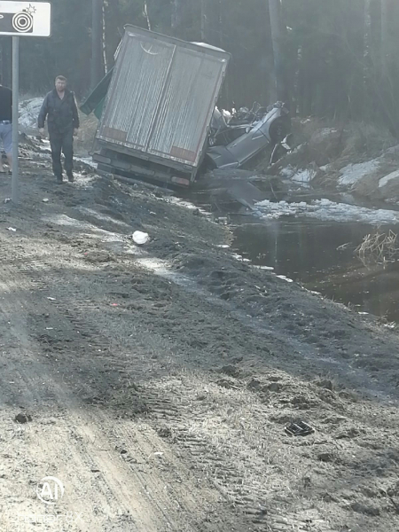 Трое людей погибли в жестком ДТП с грузовиком во Владимирской области